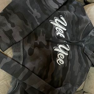 Small Yee Yee crop hoodie